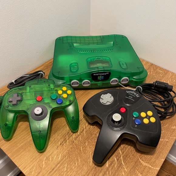 Nintendo 64 N64 Jungle Green Console & Controller with Extra Controller - TESTED - Picture 2 of 16
